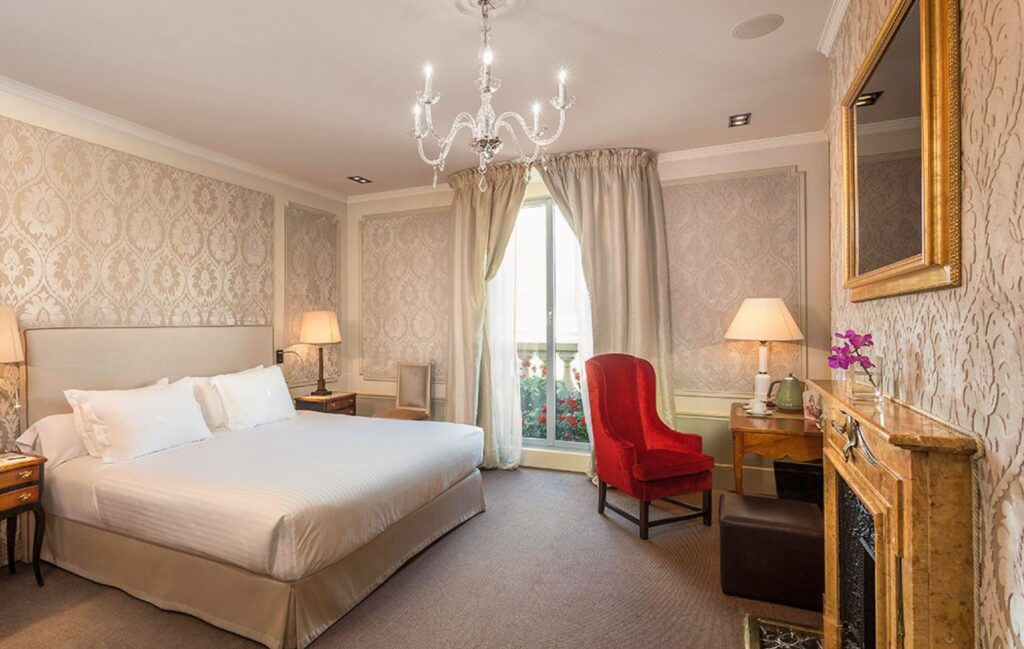 Suite at El Palace Hotel in Barcelona