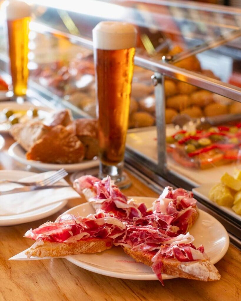 Jamon Iberico and Craft beer at Vaso de oro in Barcelona